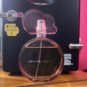 Ariana Grande Cloud Eau de Parfum - Pink and Clear